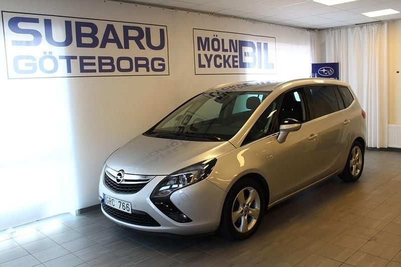 Grå Begagnad 2012 Opel Zafira Tourer Minibuss | 79 900 kr (Marknadspris) - Bild 1/4