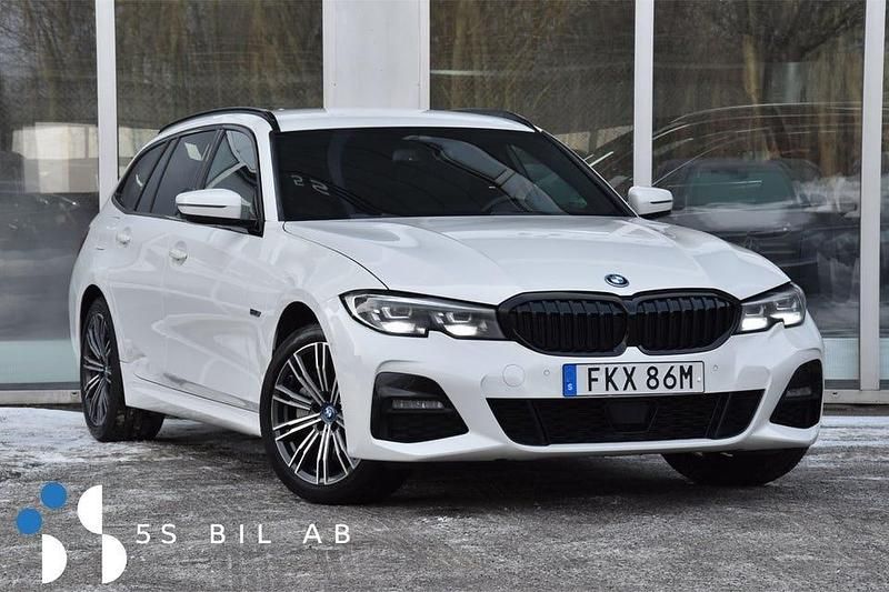 Begagnad BMW 330 M Sport 292 HK (214 kW) 2022 Vit Kombi