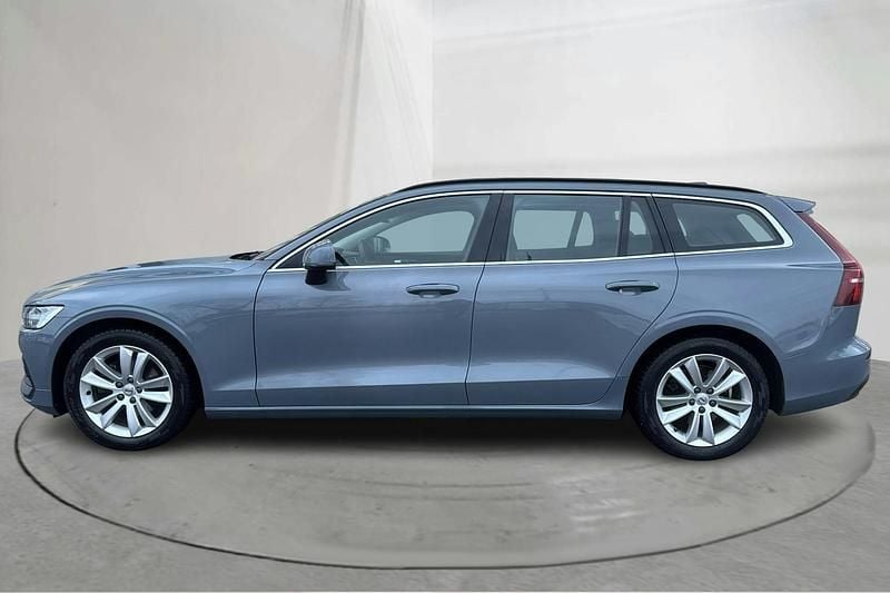 Begagnad Volvo V60 Core 197 HK (144 kW) 2023 Grå Kombi
