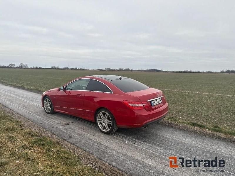 Begagnad Mercedes E350 231 HK (169 kW) 2009 Röd