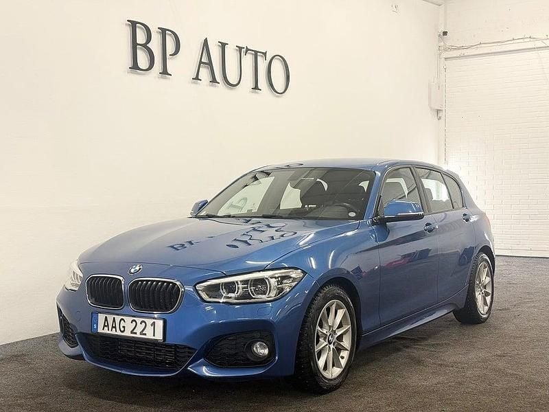 Blå Begagnad 2016 BMW 118 M Sport Halvkombi | 129 900 kr (Marknadspris) - Bild 1/4