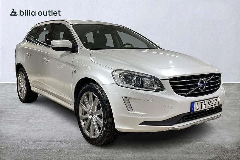 Begagnad Volvo XC60 Ocean Race 181 HK (133 kW) 2015 Vit SUV