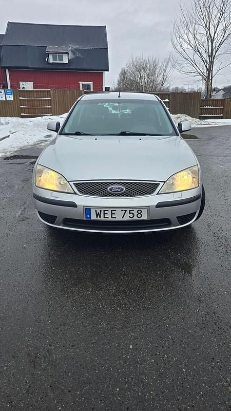 Begagnad Ford Mondeo 145 HK (106 kW) 2005 Halvkombi