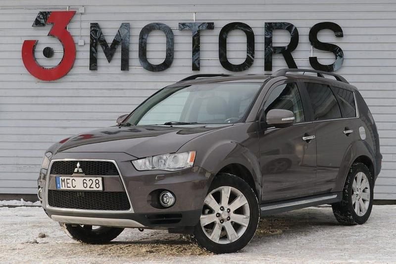 Begagnad Mitsubishi Outlander 170 HK (125 kW) 2011 Brun SUV