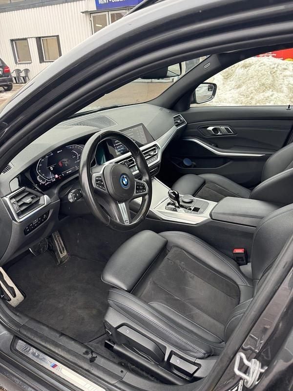 Begagnad BMW 330 M Sport 292 HK (214 kW) 2022 Grå metallic Kombi