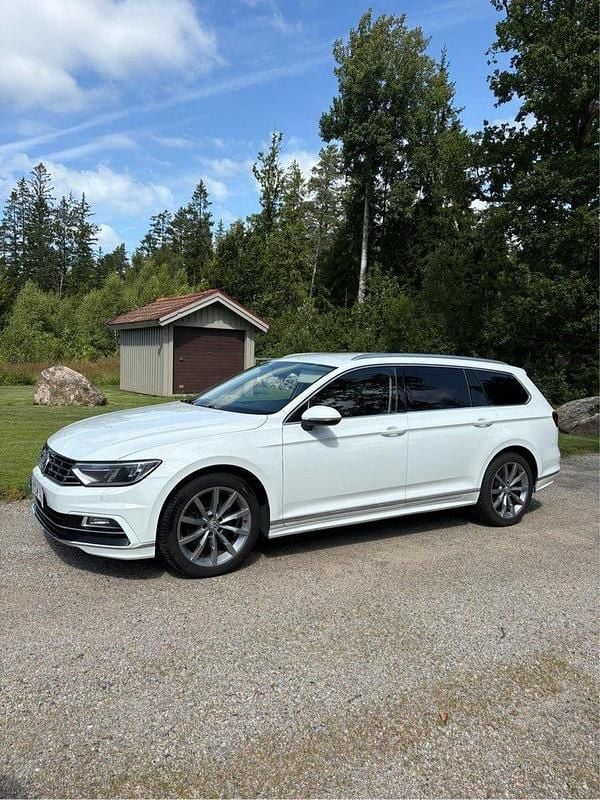 Vit Begagnad 2016 VW Passat GT Kombi | 144 500 kr (Marknadspris) - Bild 1/4