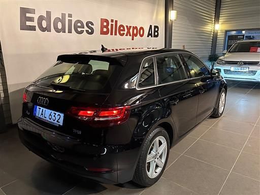 Begagnad Audi A3 Sportback Proline 150 HK (110 kW) 2018 Svart (brilliant svart metallic) Halvkombi