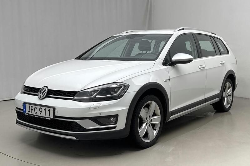 Vit Begagnad 2018 VW Golf Alltrack Kombi | 159 000 kr (Bra pris) - Bild 1/4