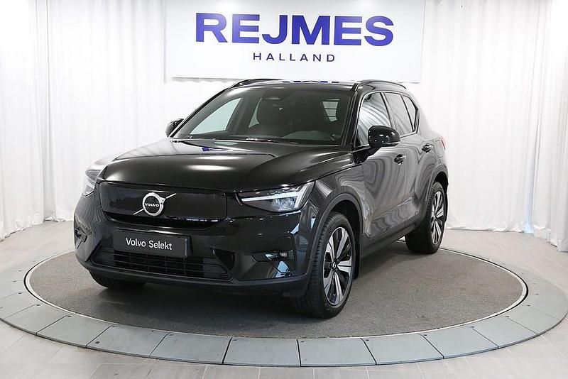 Svart Begagnad 2022 Volvo XC40 Plus SUV | 349 500 kr - Bild 1/4
