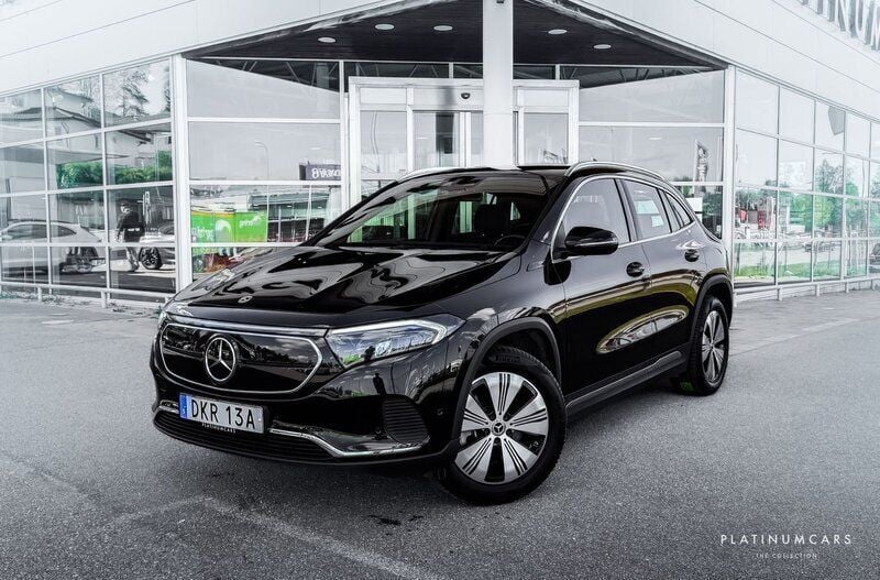 Svart Begagnad 2022 Mercedes EQA300 SUV | 419 000 kr (Bra pris) - Bild 1/4
