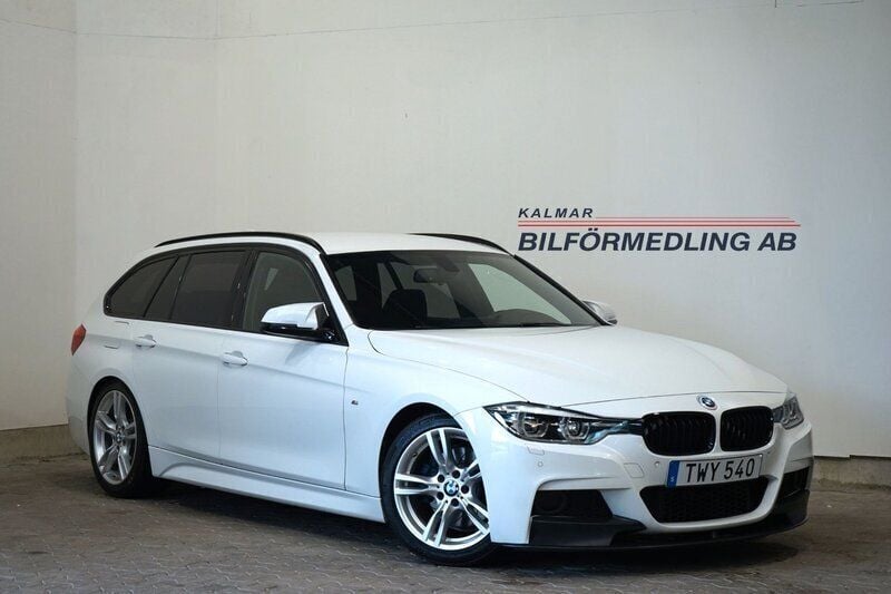 Vit Begagnad 2018 BMW 330 M Sport Kombi | 269 900 kr (Dyr) - Bild 1/4