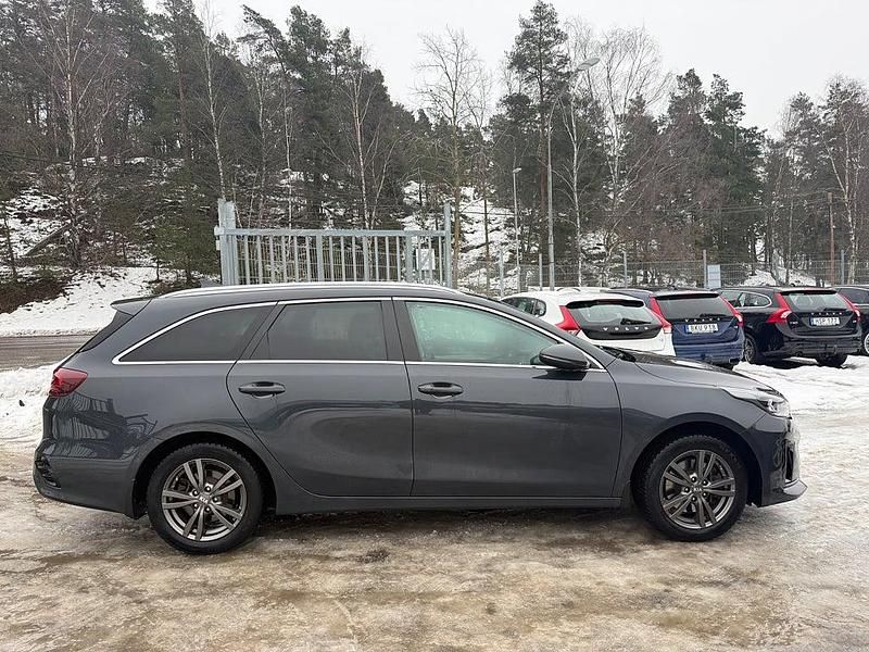 Begagnad Kia Ceed Sportswagon 141 HK (103 kW) 2020 Grå Kombi