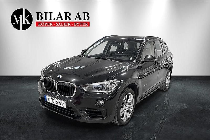 Svart Begagnad 2017 BMW X1 Sport Line SUV | 229 900 kr (Marknadspris) - Bild 1/4