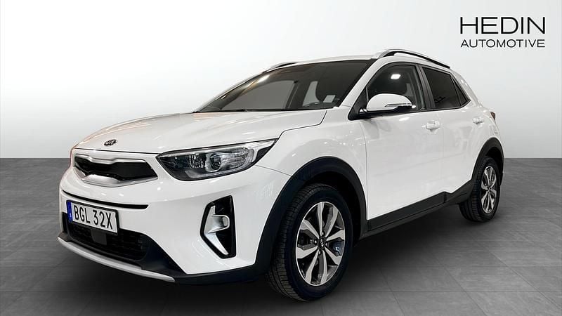 Vit Begagnad 2020 Kia Stonic Advance SUV | 195 000 kr (Marknadspris) - Bild 1/4