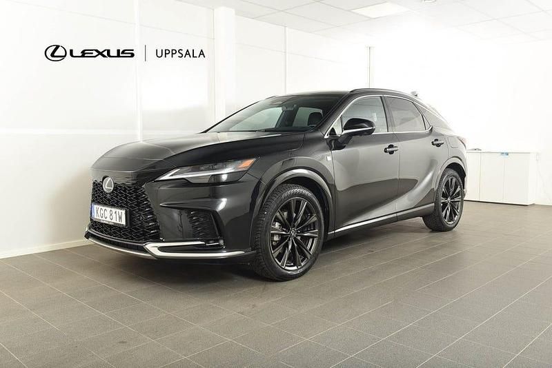 Begagnad Lexus RX450h+ Sport Design Packet 309 HK (227 kW) 2024 Svart metallic SUV