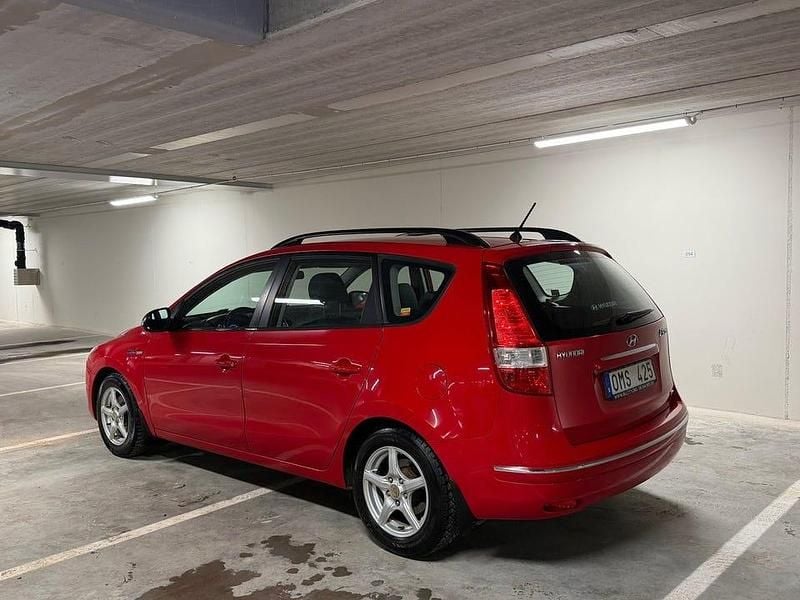 Begagnad Hyundai i30 116 HK (85 kW) 2010 Röd Kombi