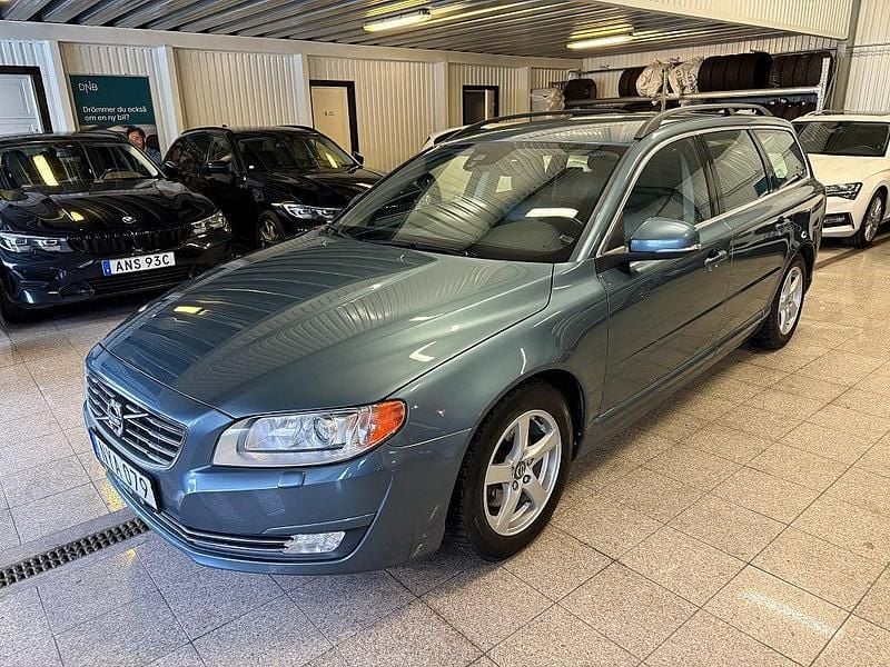 Blå Begagnad 2013 Volvo V70 Momentum Kombi | 114 900 kr (Lite dyr) - Bild 1/4