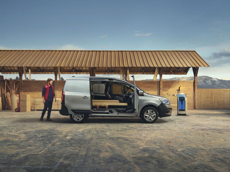 Begagnad Renault Kangoo 89 kW (122 HK) 2023 Minibuss