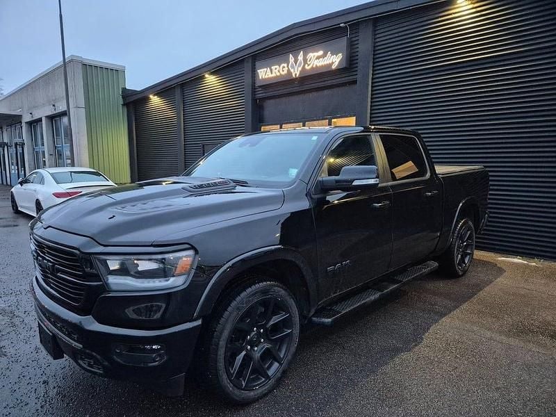 Svart pearl Begagnad 2022 Dodge Ram Pickup | 819 000 kr - Bild 1/4