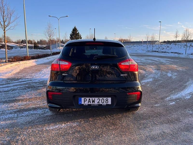 Begagnad Kia Rio 84 HK (61 kW) 2016 Halvkombi