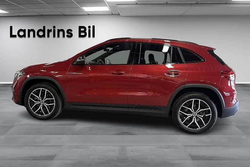 Begagnad Mercedes EQA250 AMG line 140 kW (191 HK) 2023 Röd SUV