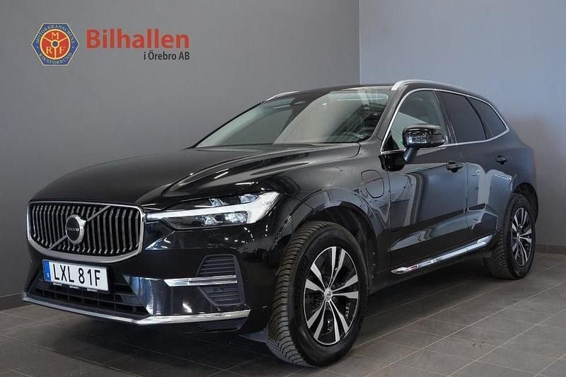 Begagnad Volvo XC60 Core 350 HK (257 kW) 2022 Svart SUV