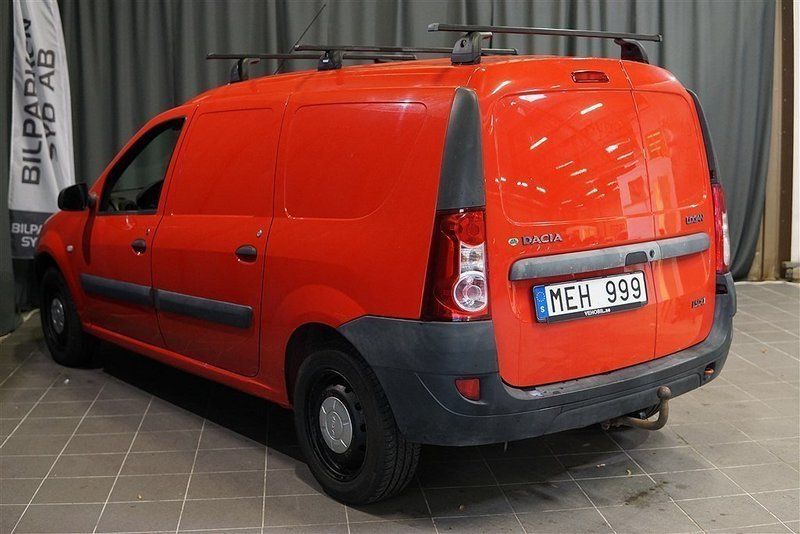 Begagnad Dacia Logan 88 HK (64 kW) 2011 Röd Sedan