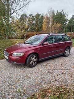 Röd Begagnad 2006 Volvo V50 Kinetic Kombi | 5 000 kr (Superpris) - Bild 1/1