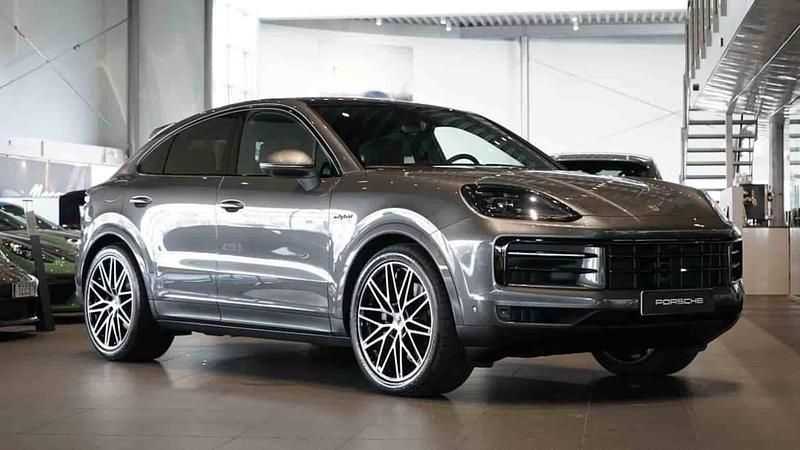 Grå Ny 2025 Porsche Cayenne SUV | 1 309 800 kr - Bild 1/1