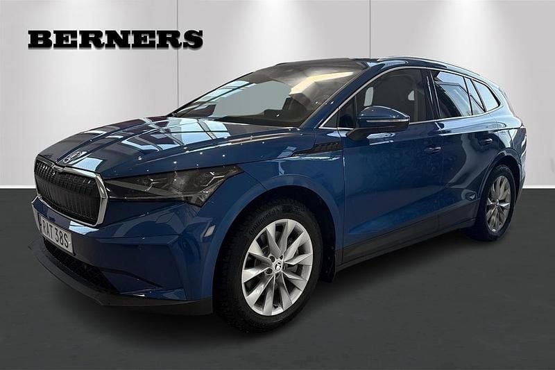Blå Begagnad 2023 Skoda Enyaq iV SUV | 459 900 kr (Marknadspris) - Bild 1/4