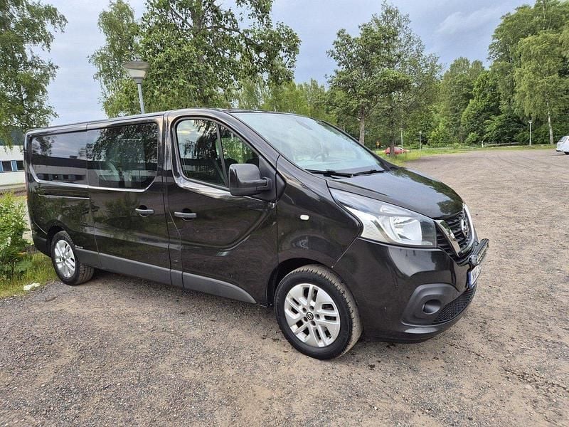 Svart Begagnad 2018 Nissan NV300 Van | 179 000 kr - Bild 1/4