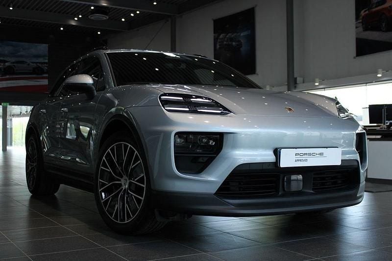 Silver Begagnad 2024 Porsche Macan SUV | 895 000 kr (Superpris) - Bild 1/4