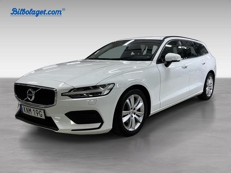 Begagnad Volvo V60 Momentum 151 HK (111 kW) 2020 Vit Kombi