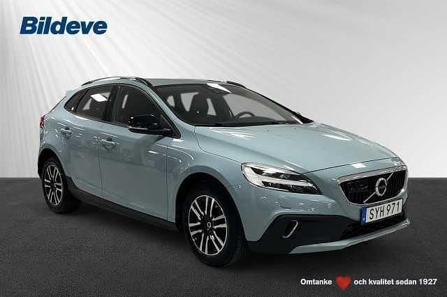 Blå Begagnad 2019 Volvo V40 CC Pro Kombi | 209 900 kr (Marknadspris) - Bild 1/4
