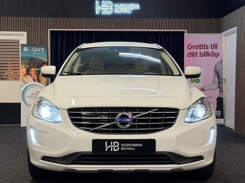 Begagnad Volvo XC60 Standard 190 HK (139 kW) 2017 Vit SUV