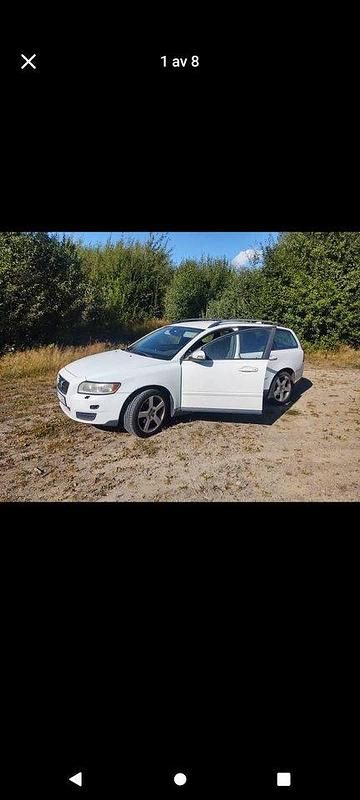 Vit Begagnad 2008 Volvo V50 Kinetic Kombi | 18 000 kr (Bra pris) - Bild 1/4