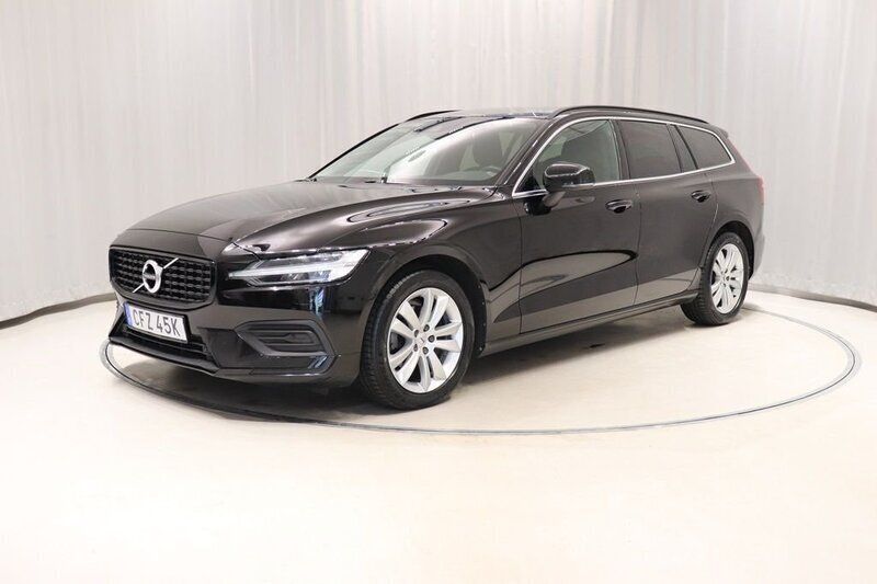 Svart Begagnad 2022 Volvo V60 Momentum Kombi | 228 800 kr (Marknadspris) - Bild 1/4