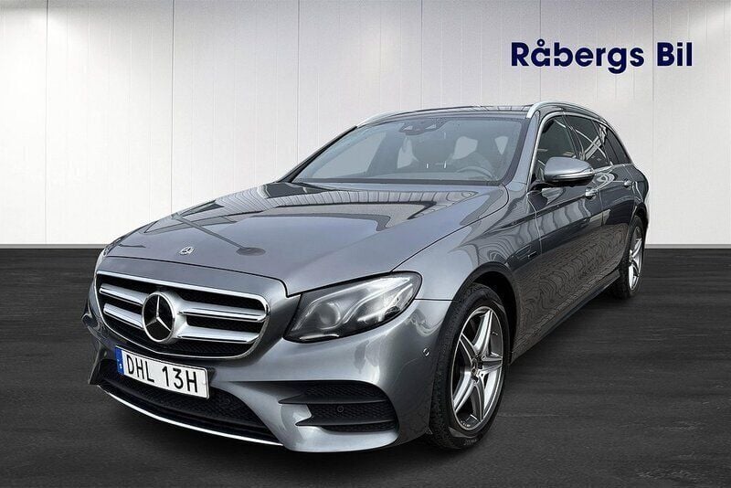 Grå Begagnad 2020 Mercedes 300 AMG line Kombi | 399 800 kr - Bild 1/4
