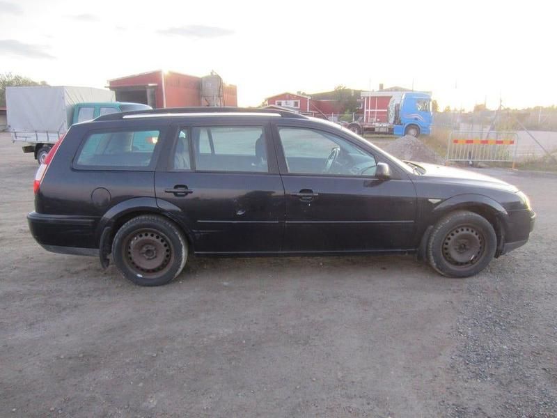 Begagnad Ford Mondeo 116 HK (85 kW) 2003 Blå Kombi