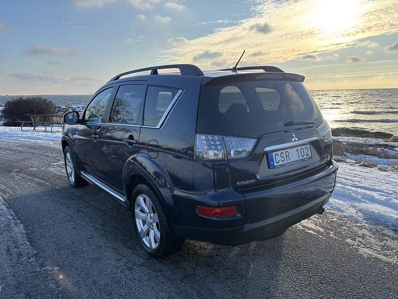 Begagnad Mitsubishi Outlander Comfort Edition 170 HK (125 kW) 2011 Blå SUV