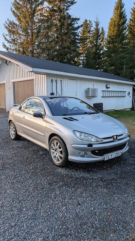 Begagnad 2002 Peugeot 206 CC Cab | 15 000 kr (Marknadspris) - Bild 1/4
