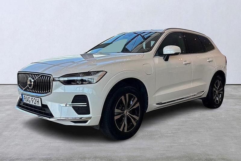 Vit Begagnad 2023 Volvo XC60 Core SUV | 469 000 kr (Superpris) - Bild 1/4