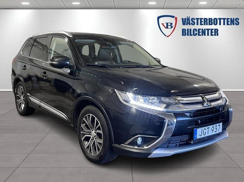 Svart Begagnad 2017 Mitsubishi Outlander SUV | 120 000 kr (Marknadspris) - Bild 1/4