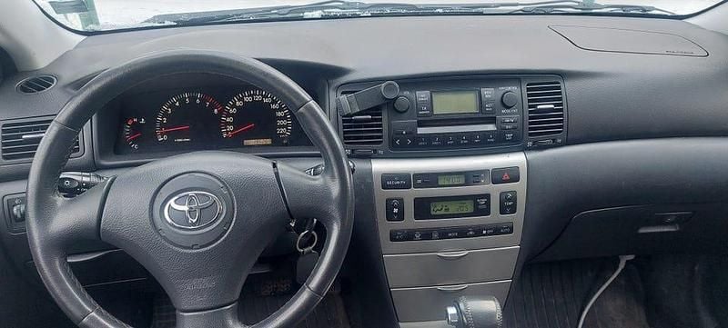 Begagnad 2004 Toyota Corolla | 56 500 kr (Lite dyr) - Bild 1/4