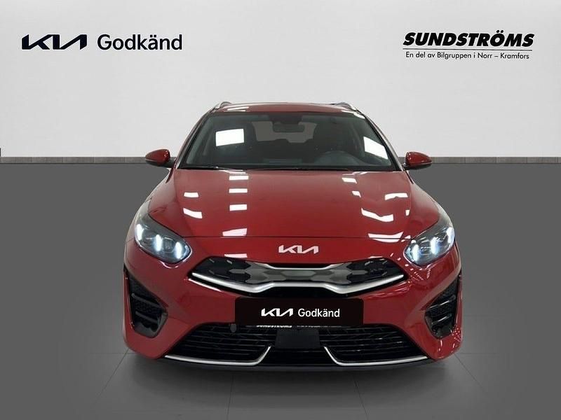 Begagnad Kia Ceed Sportswagon 141 HK (103 kW) 2023 Röd Kombi