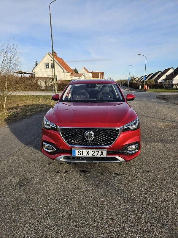 Röd Begagnad 2022 MG EHS Luxury SUV | 245 000 kr (Lite dyr) - Bild 1/4
