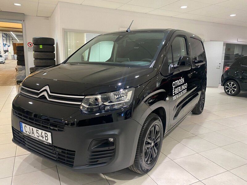 Svart Begagnad 2023 Citroën e-Berlingo Business Class Minibuss | 349 900 kr (Superpris) - Bild 1/4