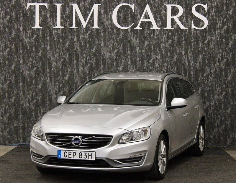 Silver Begagnad 2013 Volvo V60 Summum Kombi | 115 000 kr (Marknadspris) - Bild 1/4