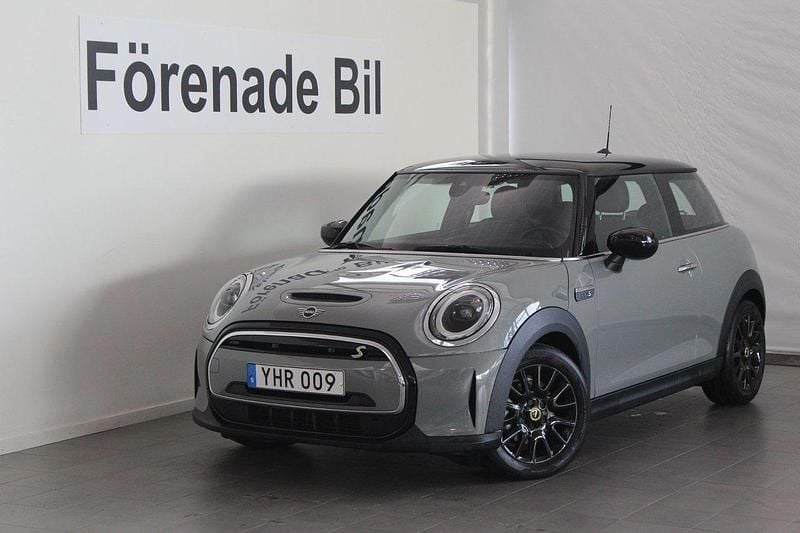 Grå Begagnad 2022 Mini Cooper SE Halvkombi | 229 000 kr (Marknadspris) - Bild 1/4
