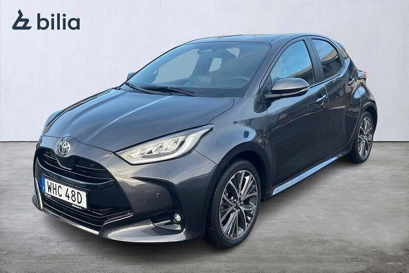 Mörkgrå Begagnad 2024 Toyota Yaris Hybrid Style Halvkombi | 279 900 kr (Bra pris) - Bild 1/3